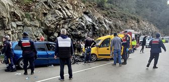 Muğla'da otomobille hafif ticari aracın çarpıştığı kazada 7 kişi yaralandı