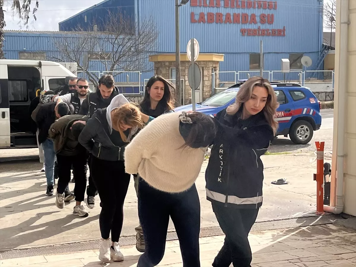 Muğla'da uyuşturucu operasyonunda yakalanan 5 zanlı tutuklandı