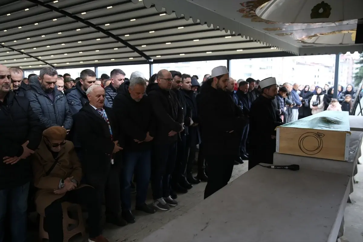 Ordu'da halı saha maçında kalp krizi geçiren öğretmen hayatını kaybetti