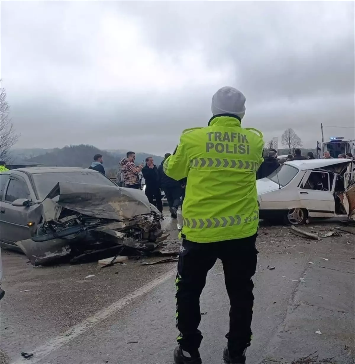 Ordu'da otomobillerin çarpışması sonucu 2 kişi yaralandı