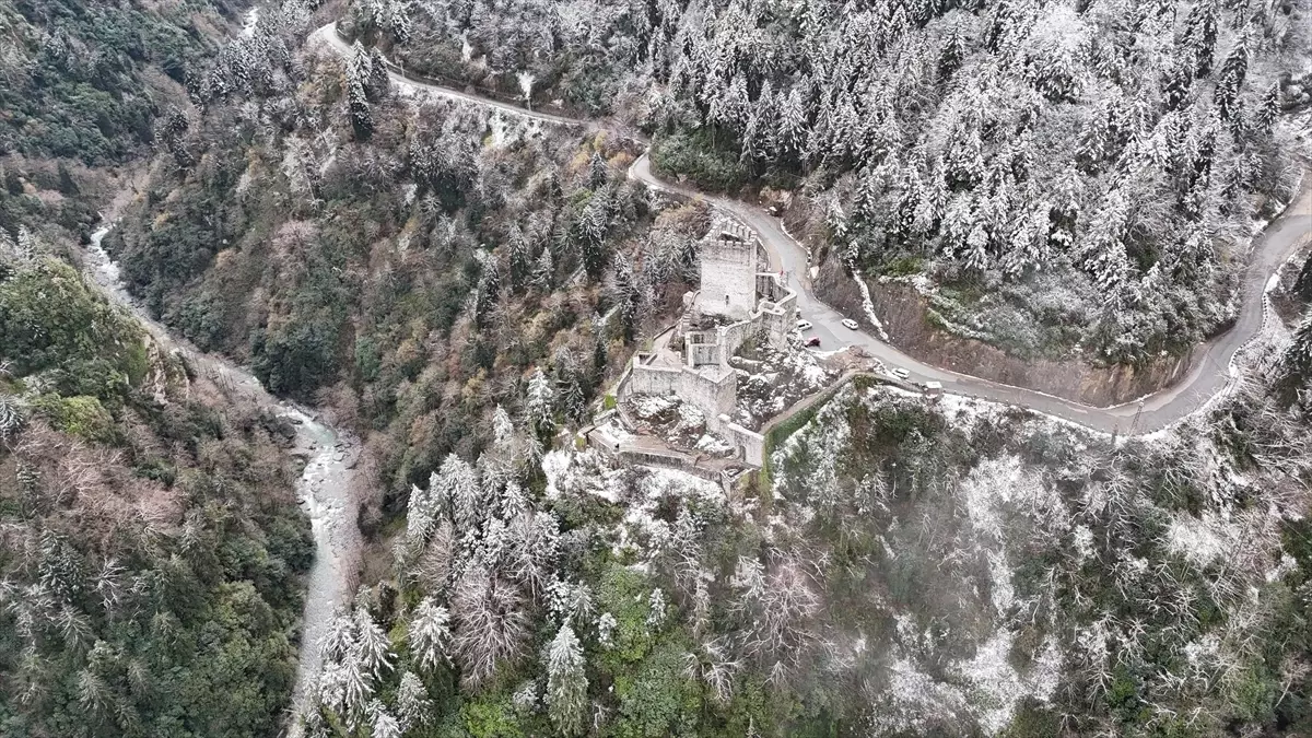 Ordu ve Rize'nin yüksek kesimleri beyaza büründü