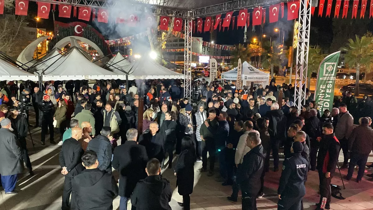 Osmaniye'de 6 Şubat depremlerinin 3'üncü yıl dönümünde 'sessiz' yürüyüş