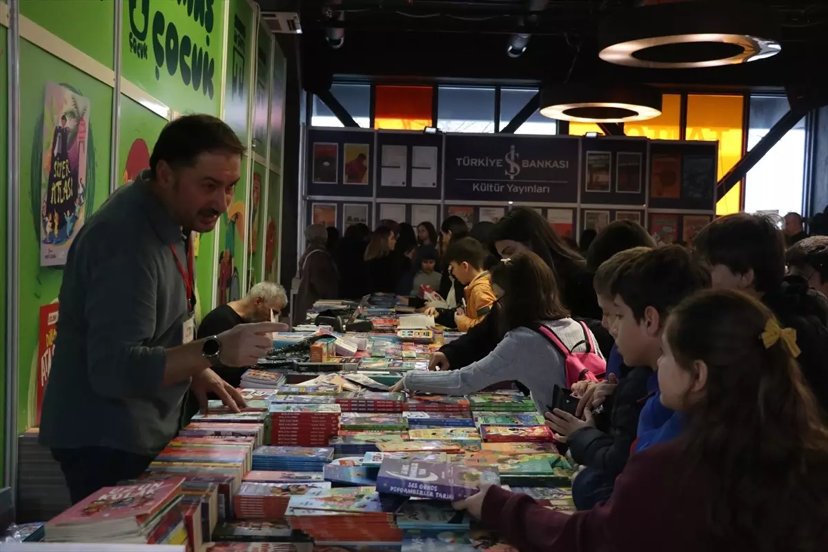 Sakarya'da "Çocuk Edebiyatı Fuarı" kapılarını açtı