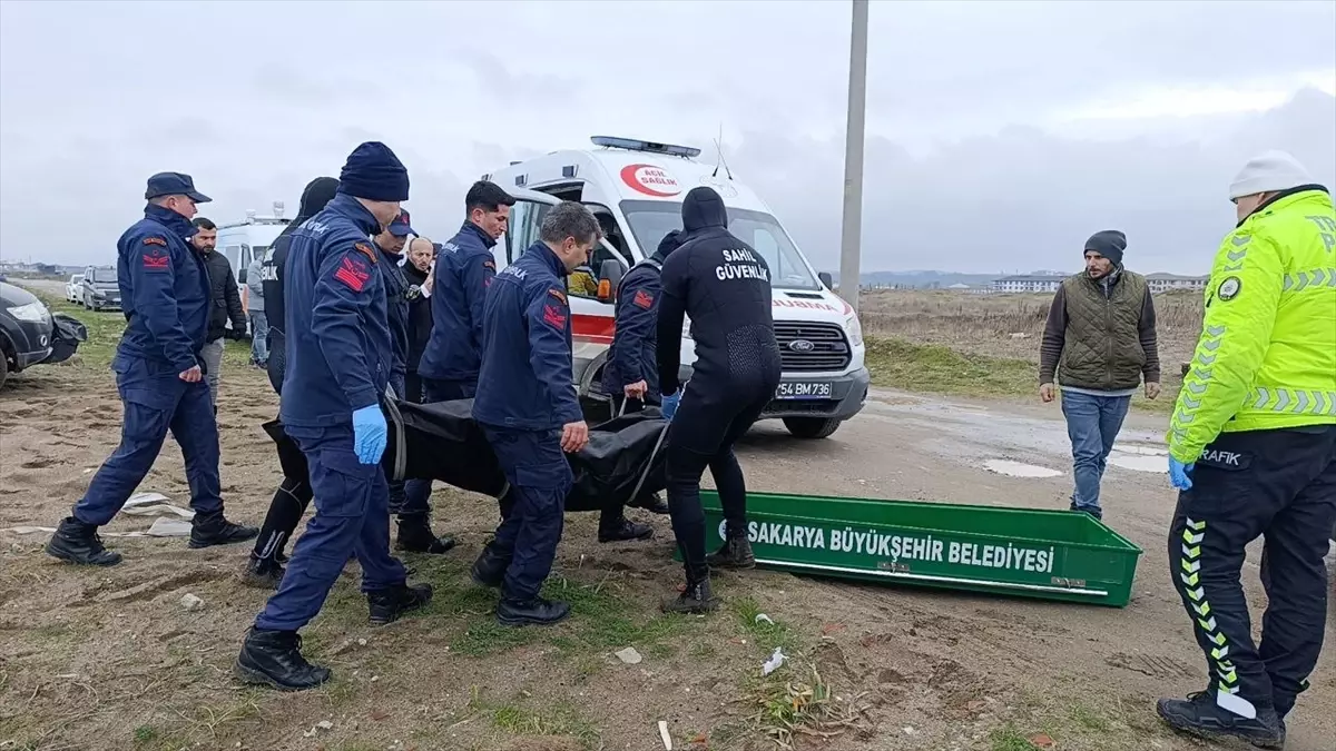 Sakarya'da sahilde erkek cesedi bulundu