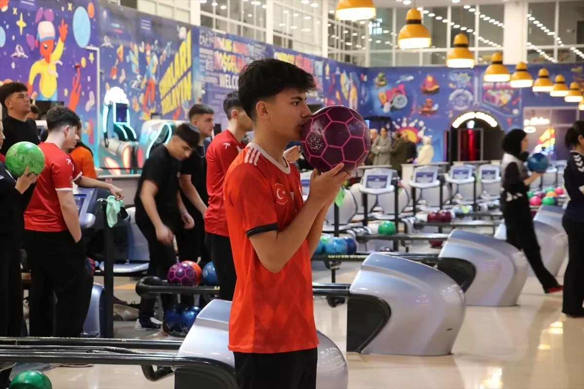Samsun'da Gençler Türkiye Bowling Şampiyonası düzenlendi