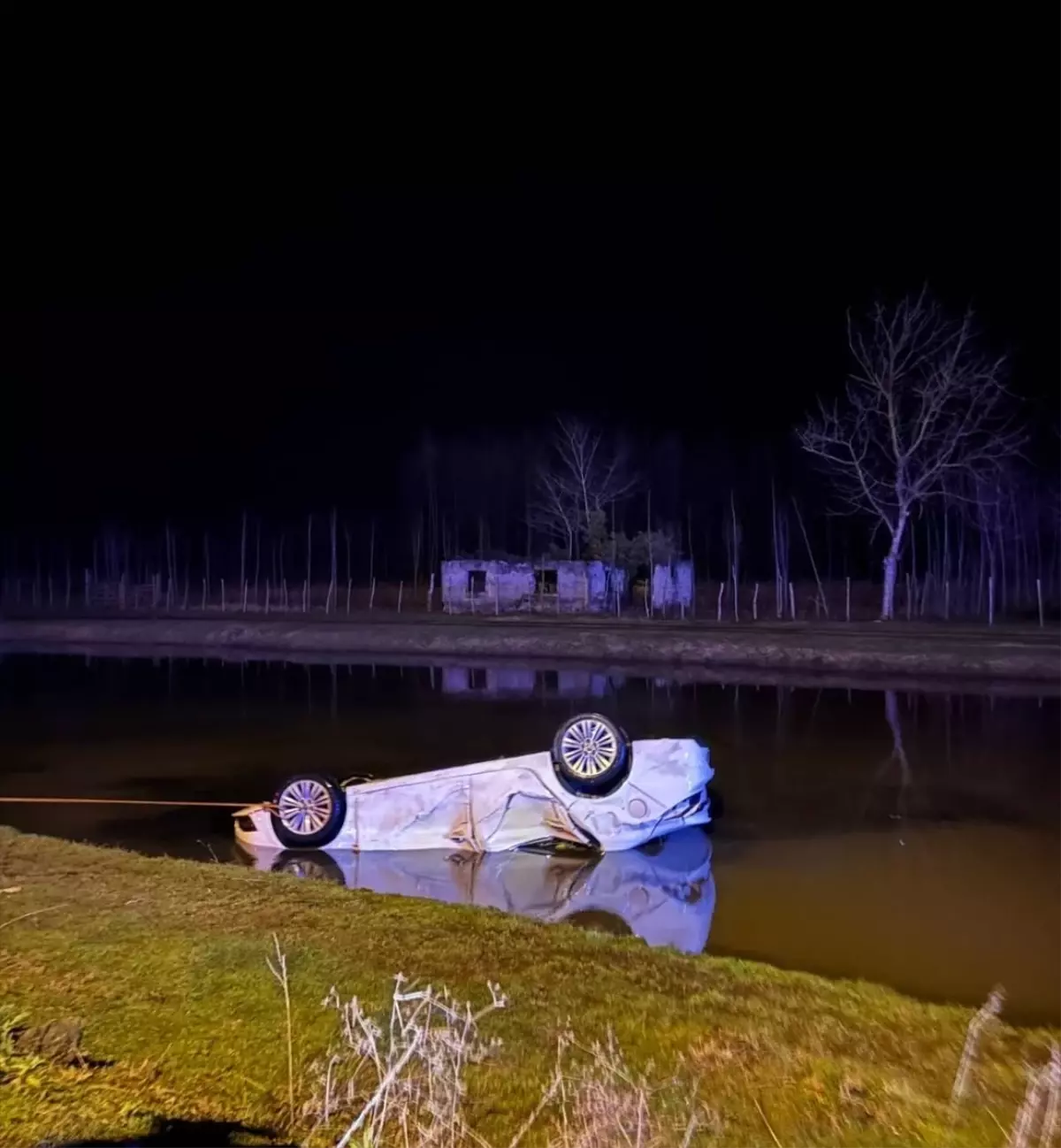 Samsun'da sulama kanalına devrilen otomobilin sürücüsü öldü, 1 kişi yaralandı