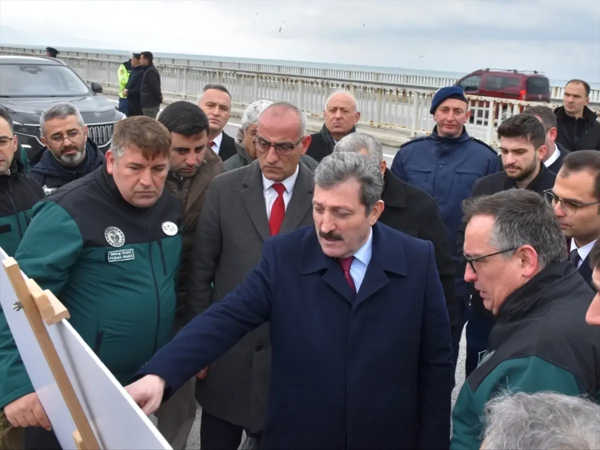 Samsun Valisi Tavlı, Yakakent OSB'de Güzelceçay Çayı ıslah çalışmalarını inceledi