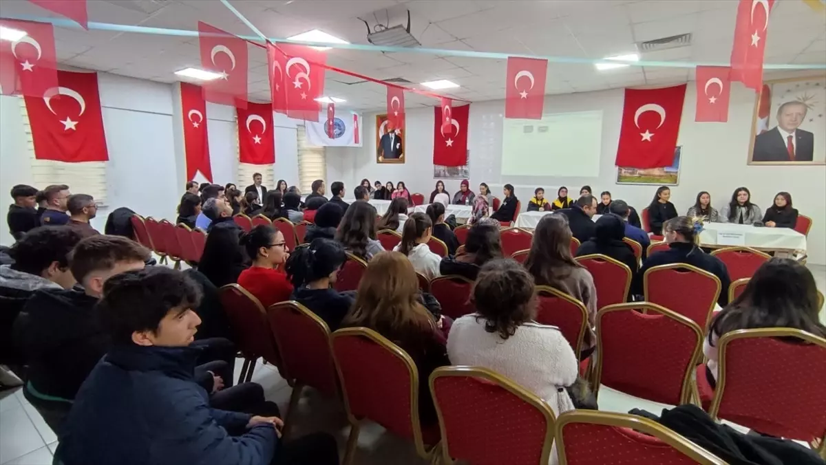 Sarıoğlan'da liselar arası bilgi yarışması düzenlendi