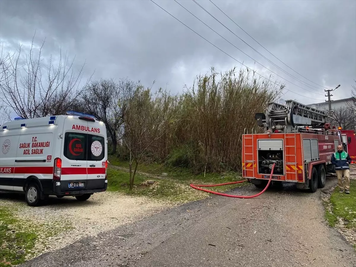 Serik'te tek katlı evde çıkan yangın söndürüldü