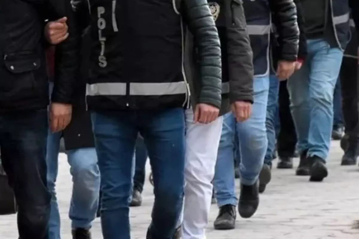 Siber dolandırıcılık eylemlerinin gelirleri Kapalıçarşı'da döviz firmalarına aktarıldı: 48 gözaltı