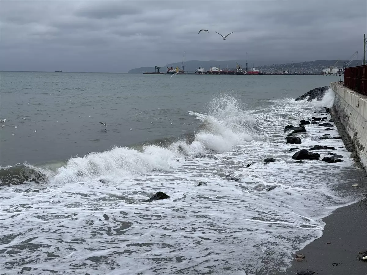 Tekirdağ'da poyraz deniz ulaşımını olumsuz etkiliyor
