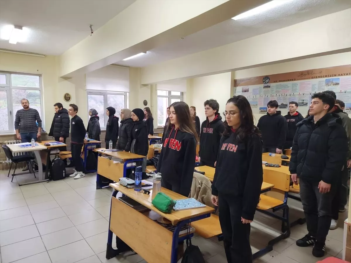 Trabzon'da 6 Şubat depremlerinde hayatını kaybedenler için saygı duruşunda bulunuldu