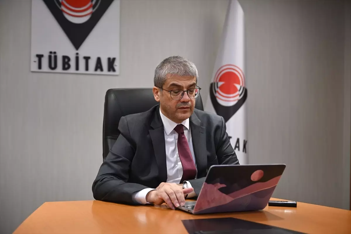 TÜBİTAK Başkanı Aydın, AA'nın 'Yılın Kareleri' oylamasına katıldı