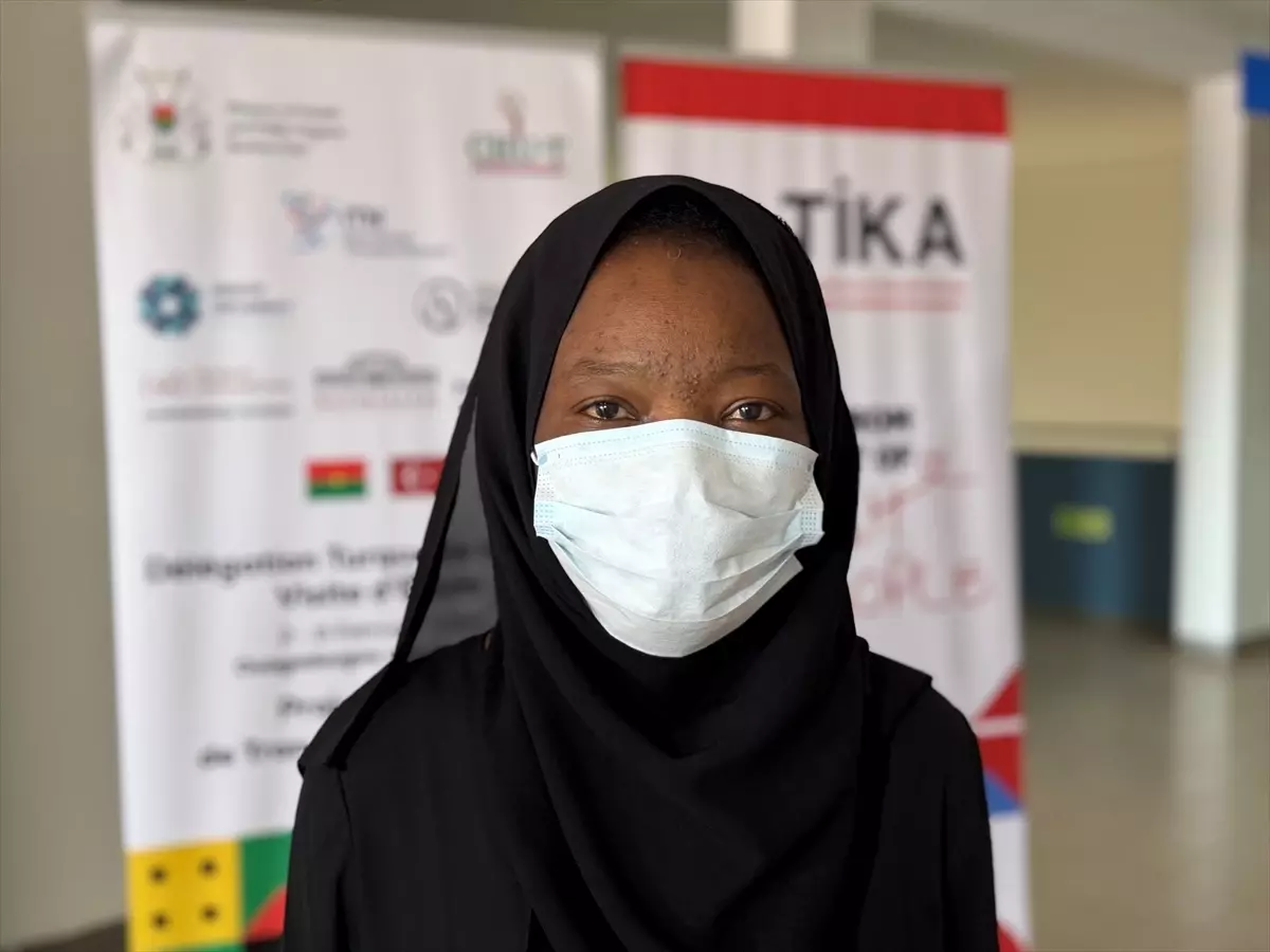 Türk hekimlerin Burkina Faso'nun ilk böbrek naklini yaptığı Kone, Türkiye'yi ziyaret etmek istiyor