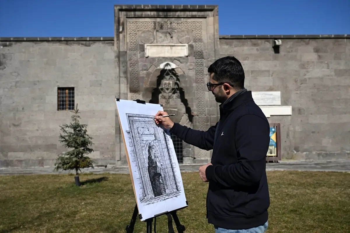 Üçüncü kuşak ressam kentteki tarihi eserleri tuvaline taşıyor