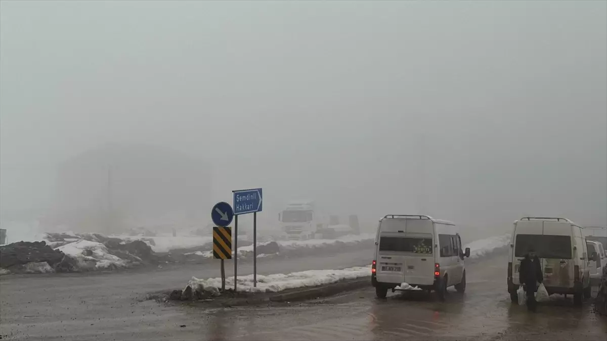 Van ve Hakkari'de 11 yerleşim yerine ulaşım sağlanamıyor