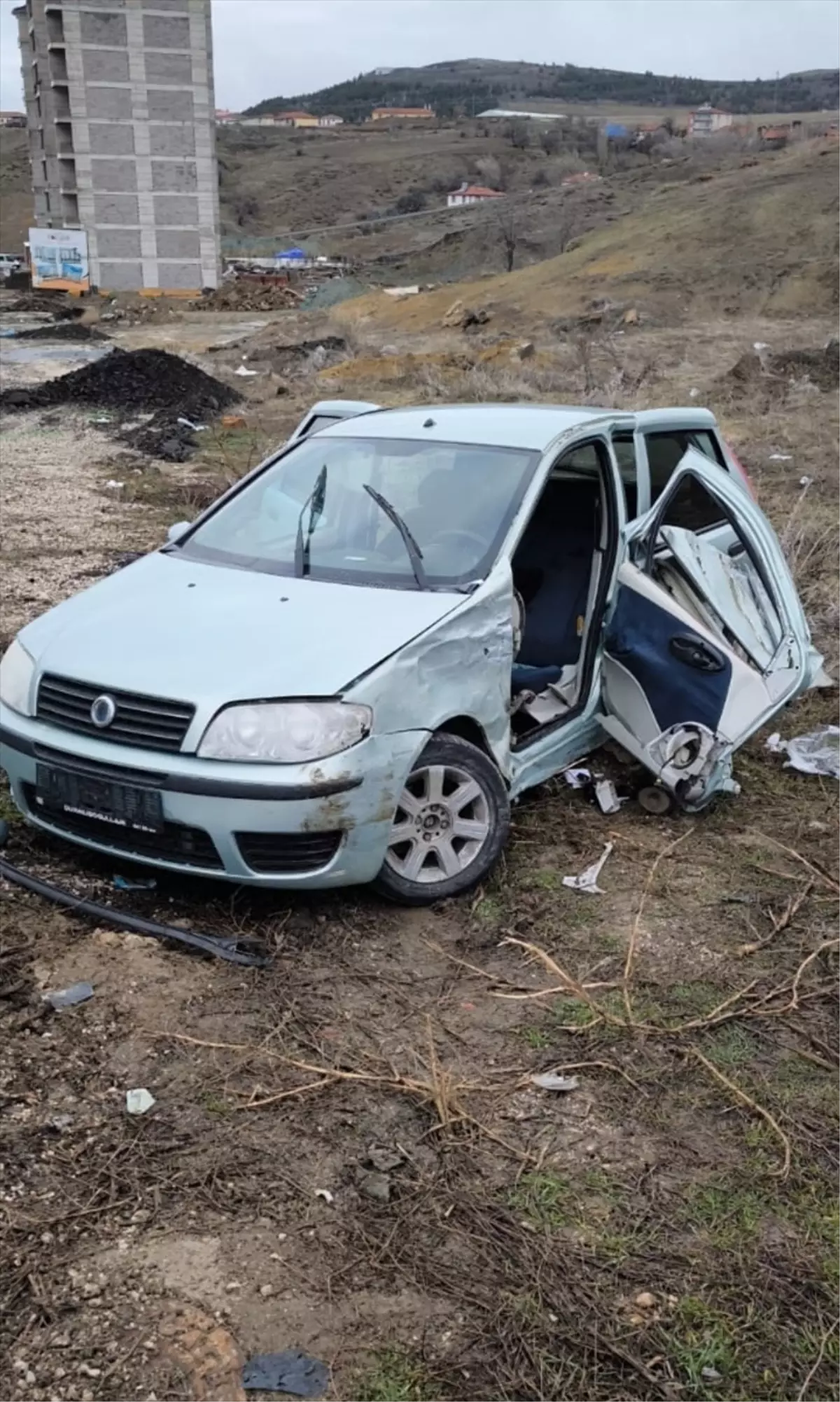 Yozgat'ta iki otomobilin çarpıştığı kazada 4 kişi yaralandı