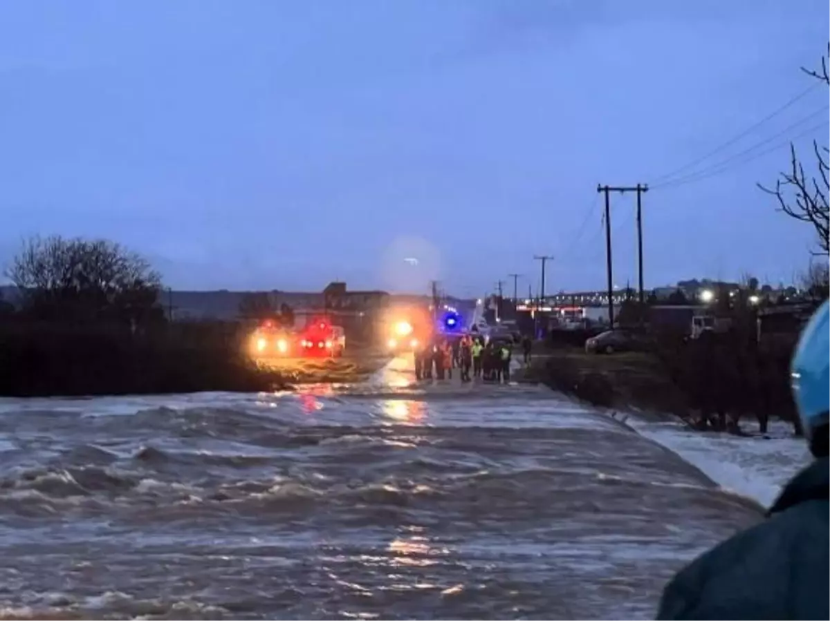 Yunanistan'da sel sularına kapanan sürücü hayatını kaybetti