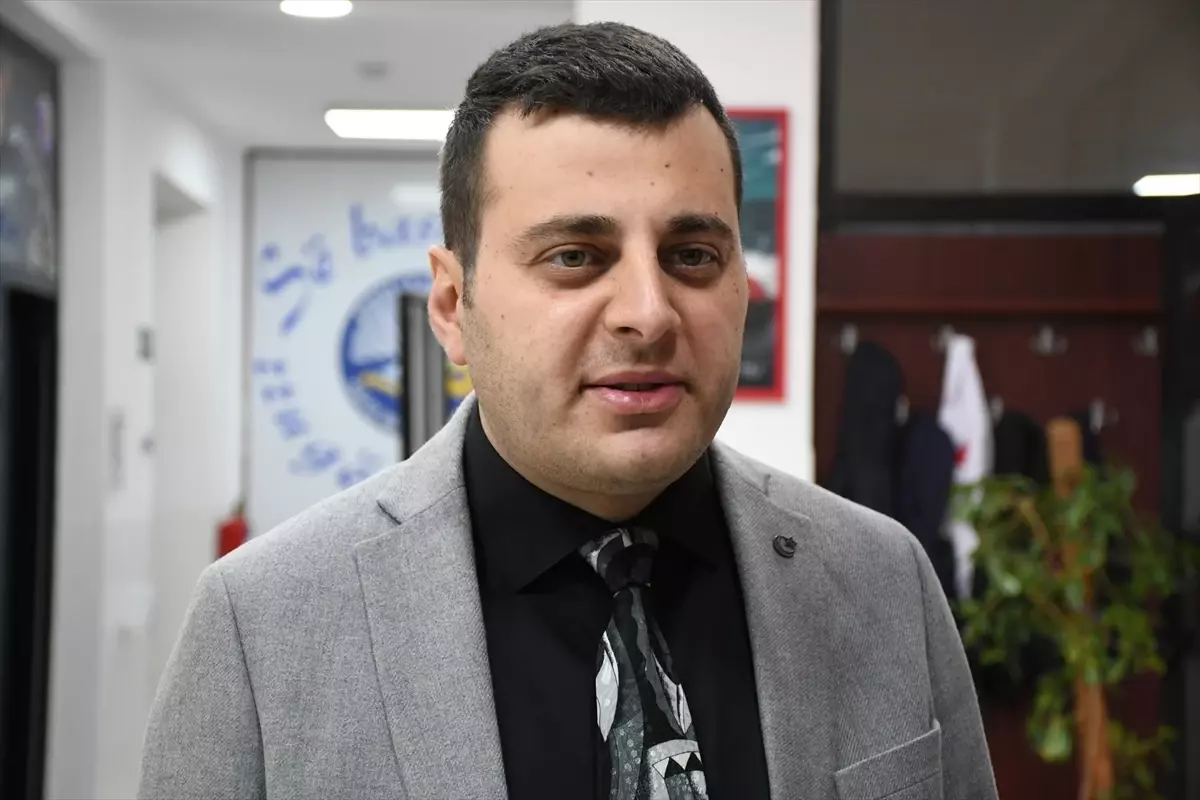 Yunus Emre Enstitüsü Tiran'da ebru, kat'ı, tezhip ve minyatür sanatlarını tanıttı