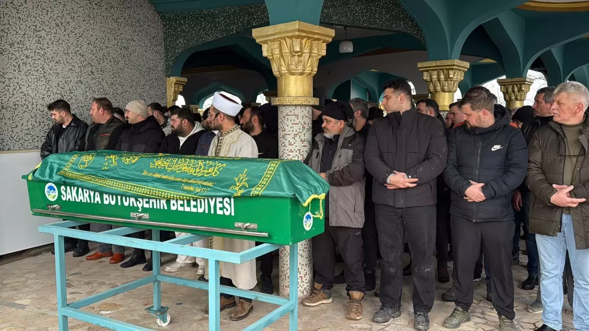 Eşini ve ilişkisi olduğunu iddia ettiği emlakçıyı öldüren emekli polis adliyede