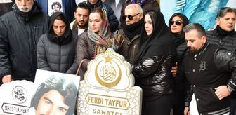 Ferdi Tayfur'un mezarı başında çekilen fotoğraf torununu çıldırttı: Hepiniz yalancısınız