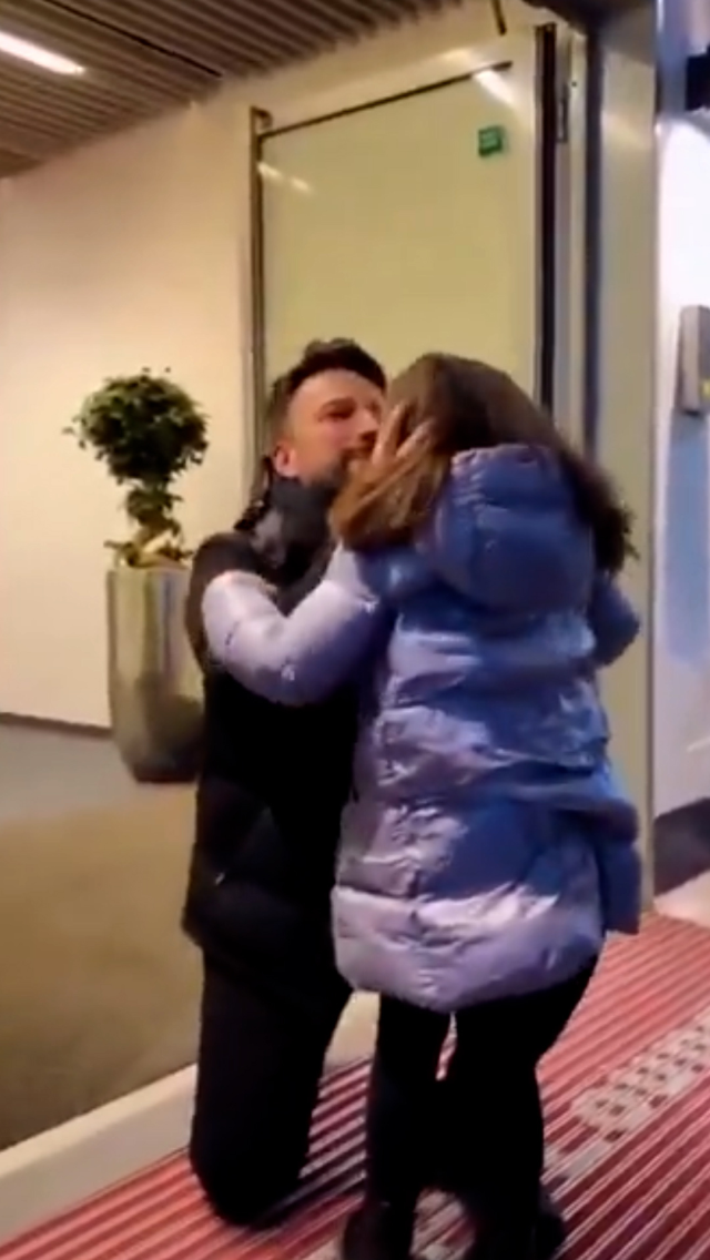 Megastar Tarkan konserleri bitirdi, kızına koştu