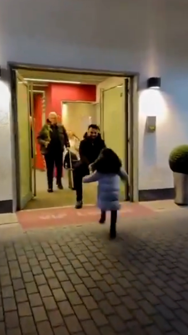 Megastar Tarkan konserleri bitirdi, kızına koştu