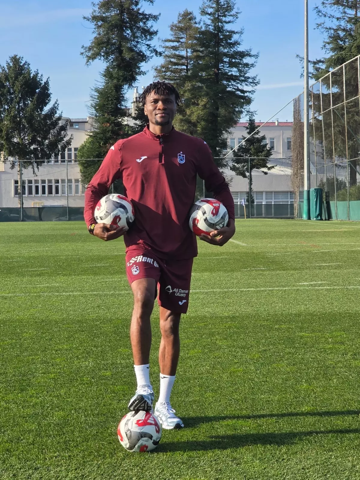 Trabzonspor 3 oyuncuyu kadrosuna katarken 8 oyuncu takımdan ayrıldı