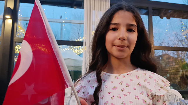 alman damadin turk bayragi hassasiyeti 19550076 1300 m