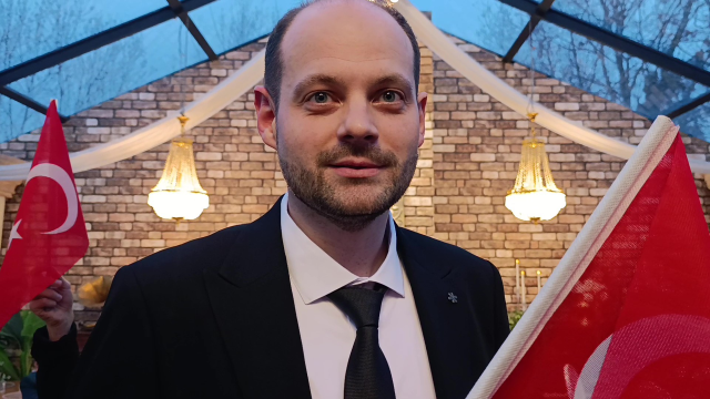 alman damadin turk bayragi hassasiyeti 19550076 7158 m