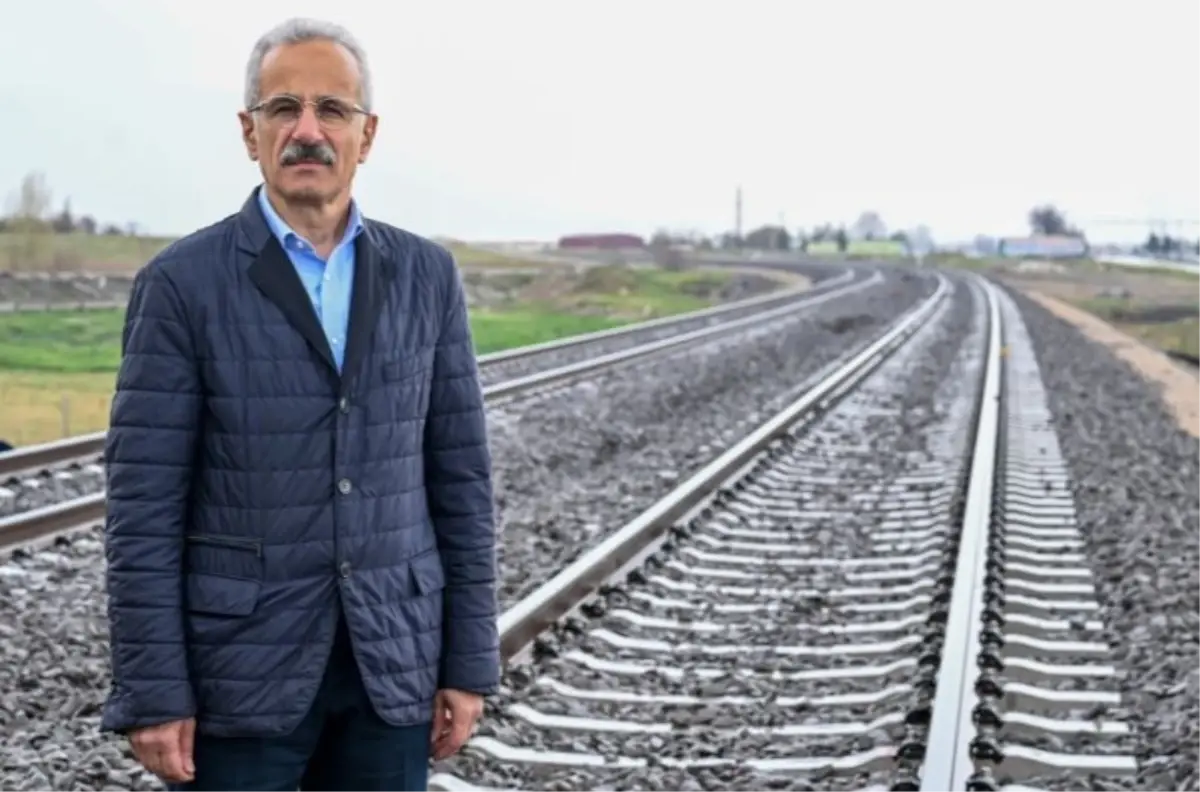 Bakan Uraloğlu: Mersin-Gaziantep arasındaki seyahat süresini 2 saat 15 dakikaya düşüreceğiz
