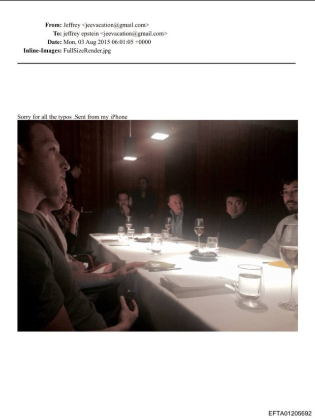 dunya bu fotografi konusuyor masada oturan 2 19548849 6779 m