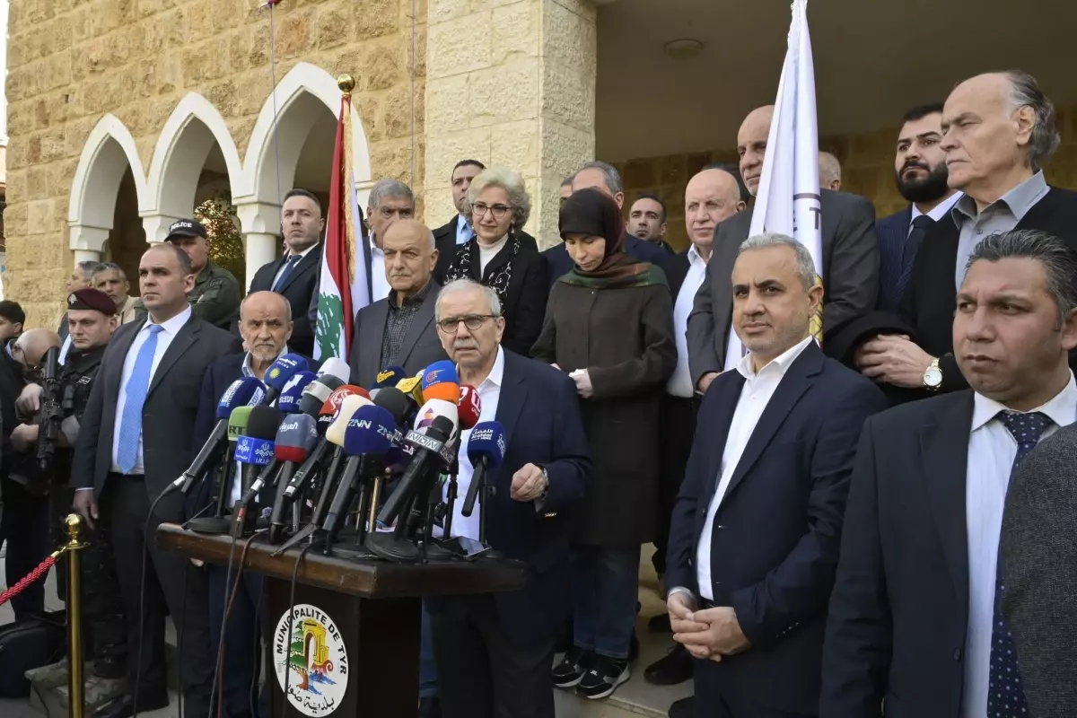 Lübnan Başbakanı Selam: İsrail saldırıları sivillerin güvenliğini tehlikeye atıyor