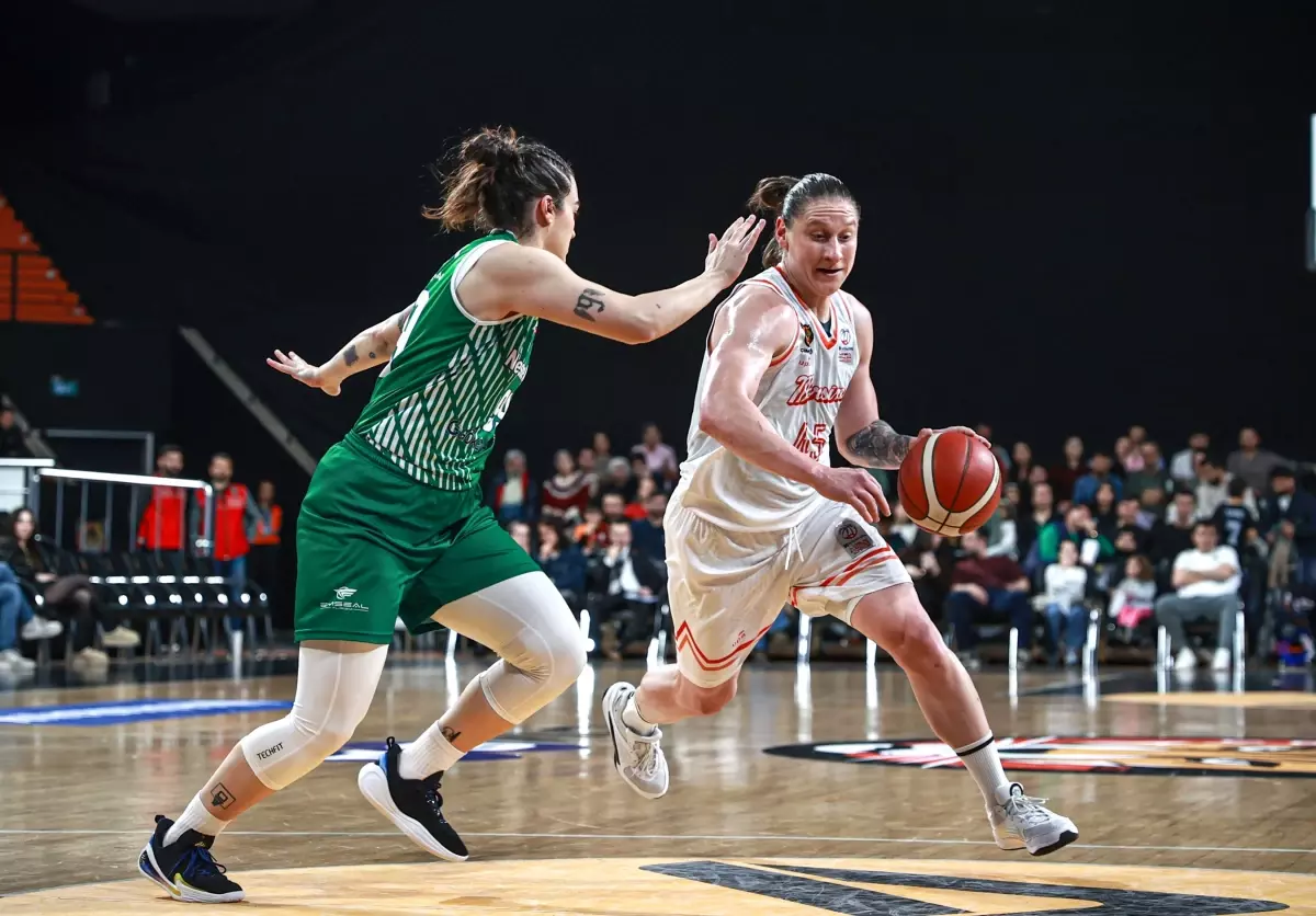 Nesibe Aydın: 81-63