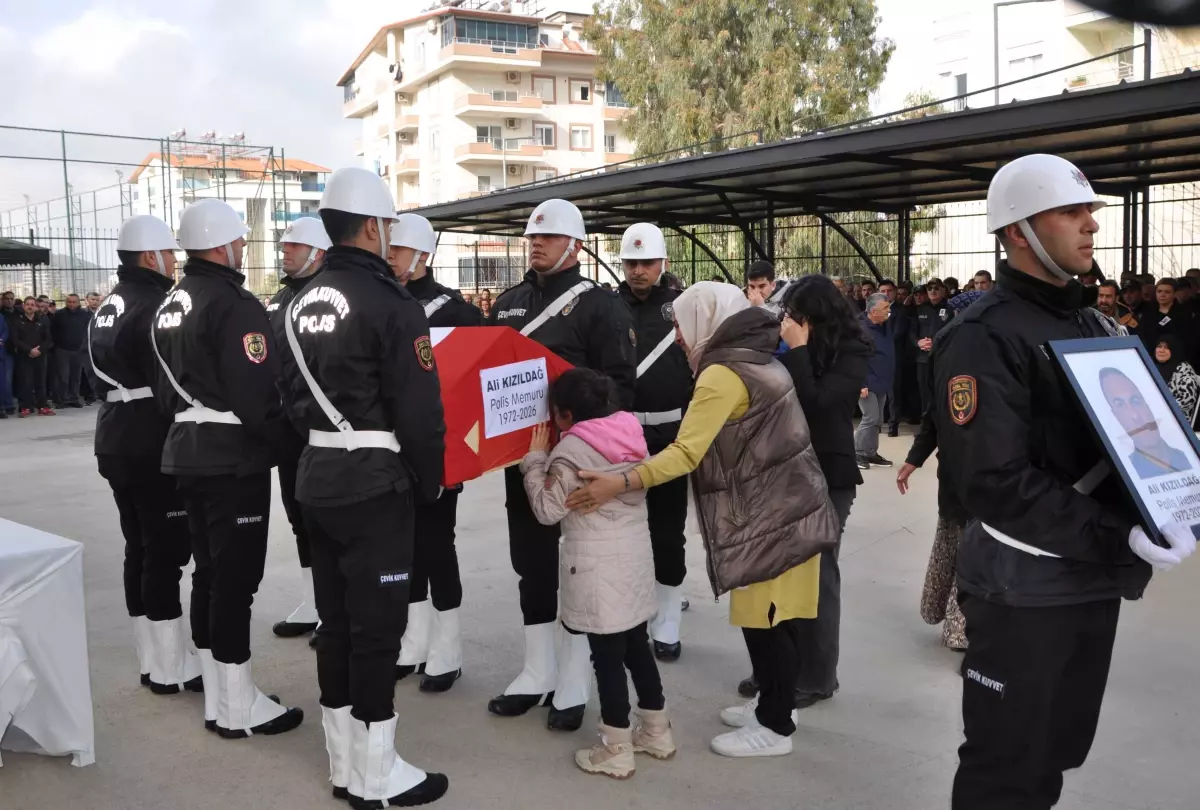 Kalp Krizinden Hayatını Kaybeden Polis Memuru Ali Kızıldağ'ın Cenazesi Hatay'a Gönderildi