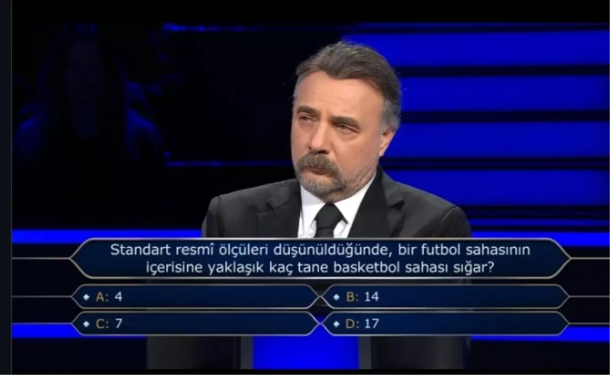Standart resmi ölçüleri düşünüldüğünde bir futbol sahasının içerisine yaklaşık kaç tane basketbol sahası s...