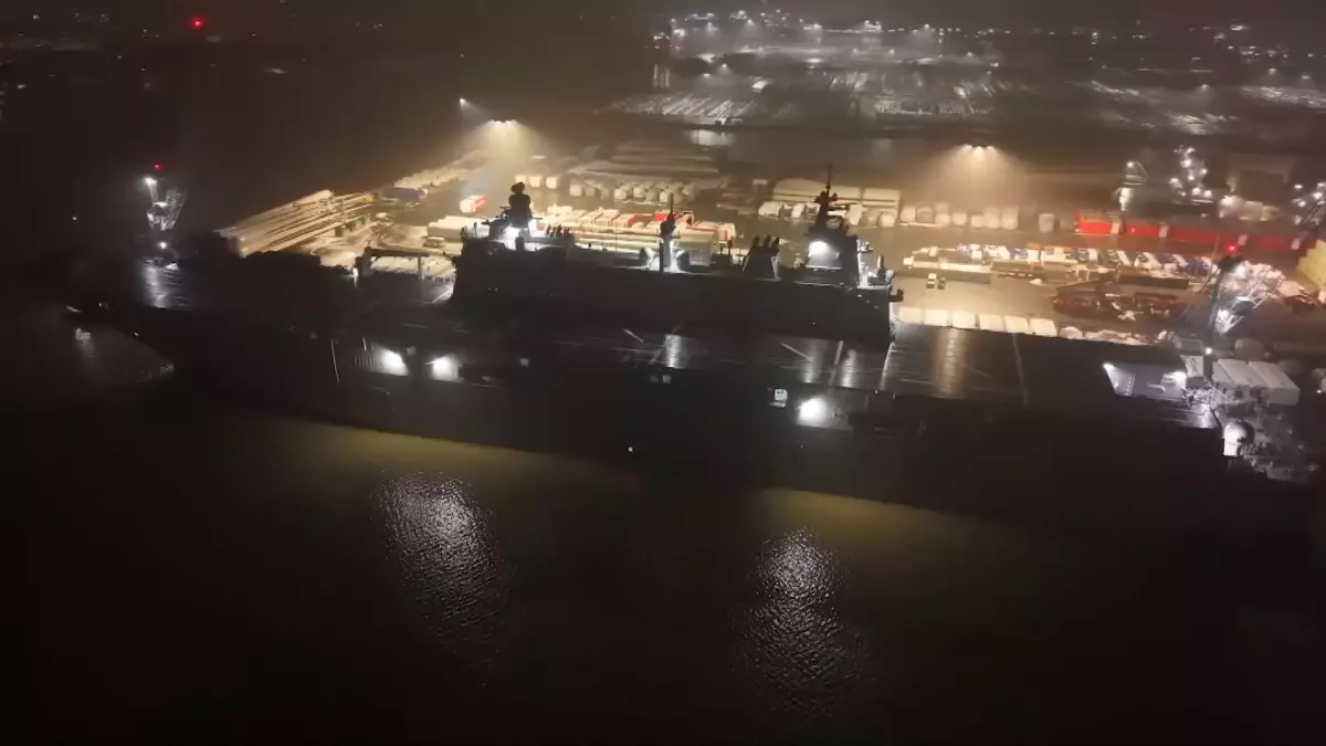 TCG Anadolu, 'Steadfast Dart-26 Tatbikatı' kapsamında görevli kara unsurları Emden Limanı'na ulaştırdı