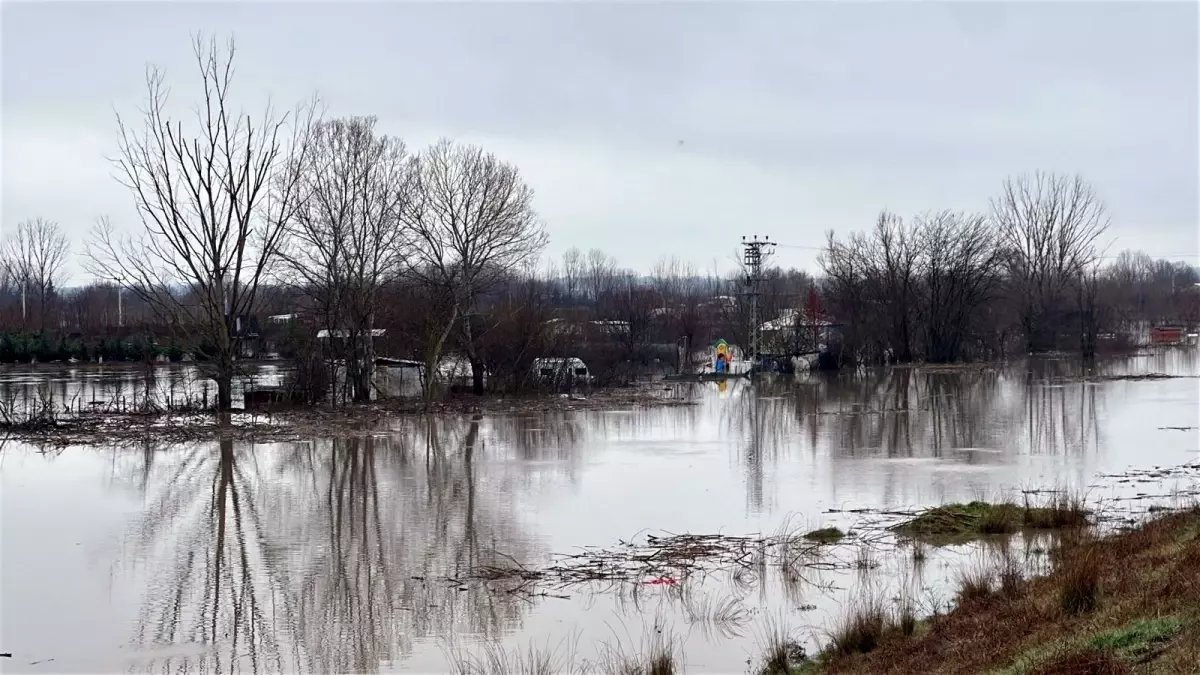 Turuncu alarm verilen Meriç Nehri'nde debi düşüşe geçti