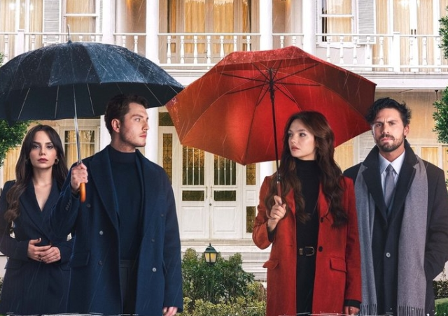 Aynı Yağmur Altında Fazilet kimdir, Fazilet'i canlandıran Hülya Avşar kimdir, kaç yaşında, nereli, evli mi, bekar mı?