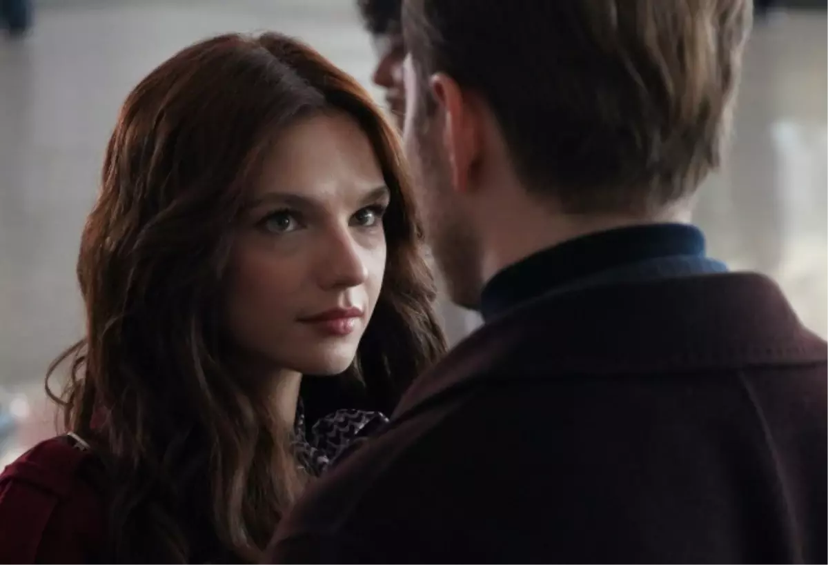 Aynı Yağmur Altında oyuncuları ve karakterleri kimdir?