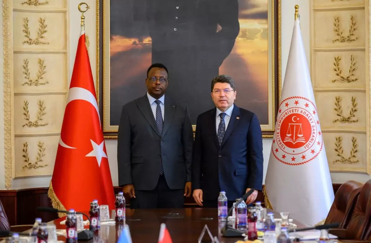 Bakan Tunç, Somali Adalet Bakanı Sheikhali ile görüştü