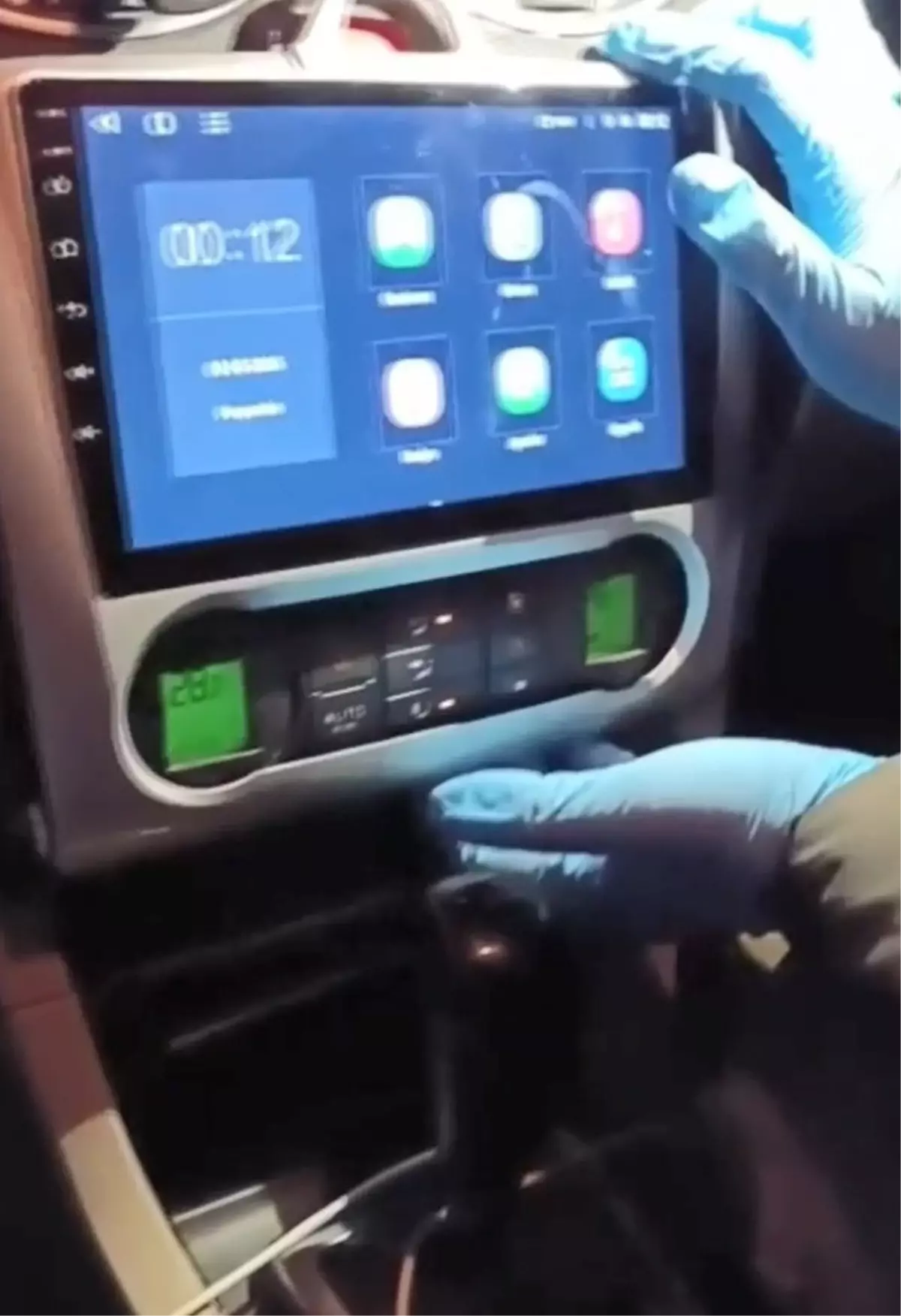 Esenyurt'ta teybin arkasına zulalanmış uyuşturucu ele geçirildi: 6 şüpheli yakalandı