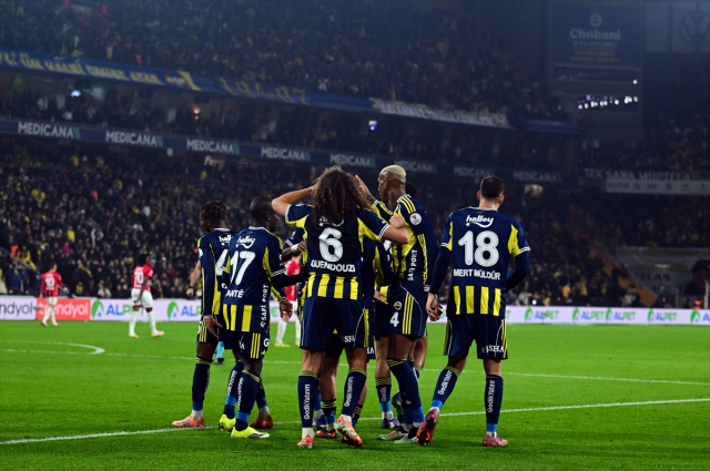 Fenerbahçe, Gençlerbirliği'ni ilk yarıda bulduğu 3 golle yendi