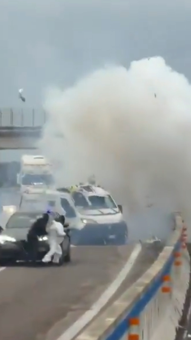 otoyolda dehset zirhli araci patlatip soymaya 19552163 4022 m