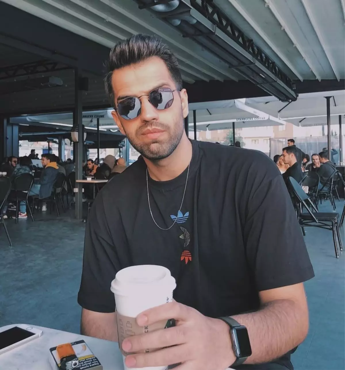 Sokakta tartıştığı eniştesini tabanca ile 8 yerinden vurup öldürdü