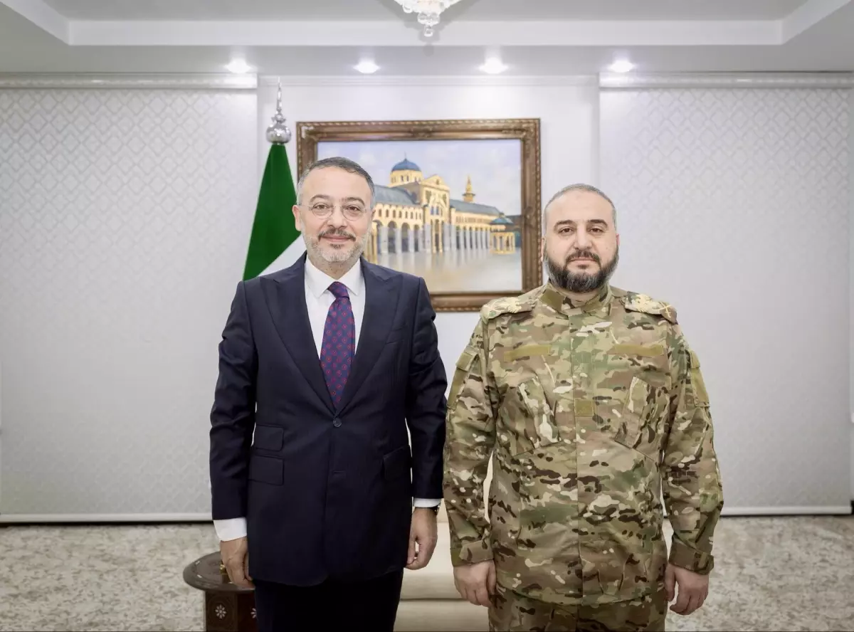 Türkiye'nin Şam Büyükelçisi Yılmaz, Suriye Savunma Bakanı Ebu Kasra ile bir araya geldi