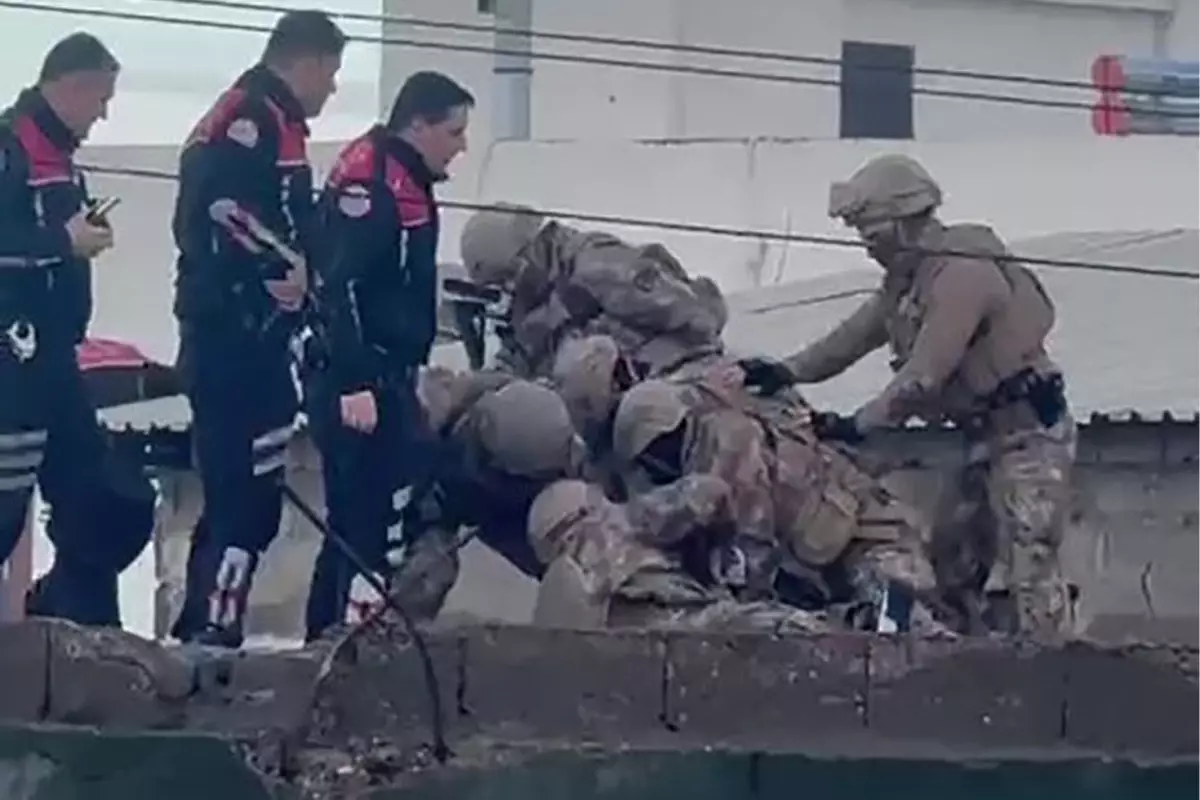 Dedikoduyu duyup 4 kişiyi vurdu, özel harekat yaka paça böyle aldı