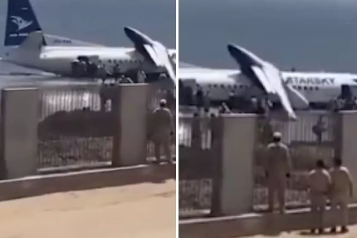 Okyanusa acil iniş yapan uçaktan böyle tahliye edildiler