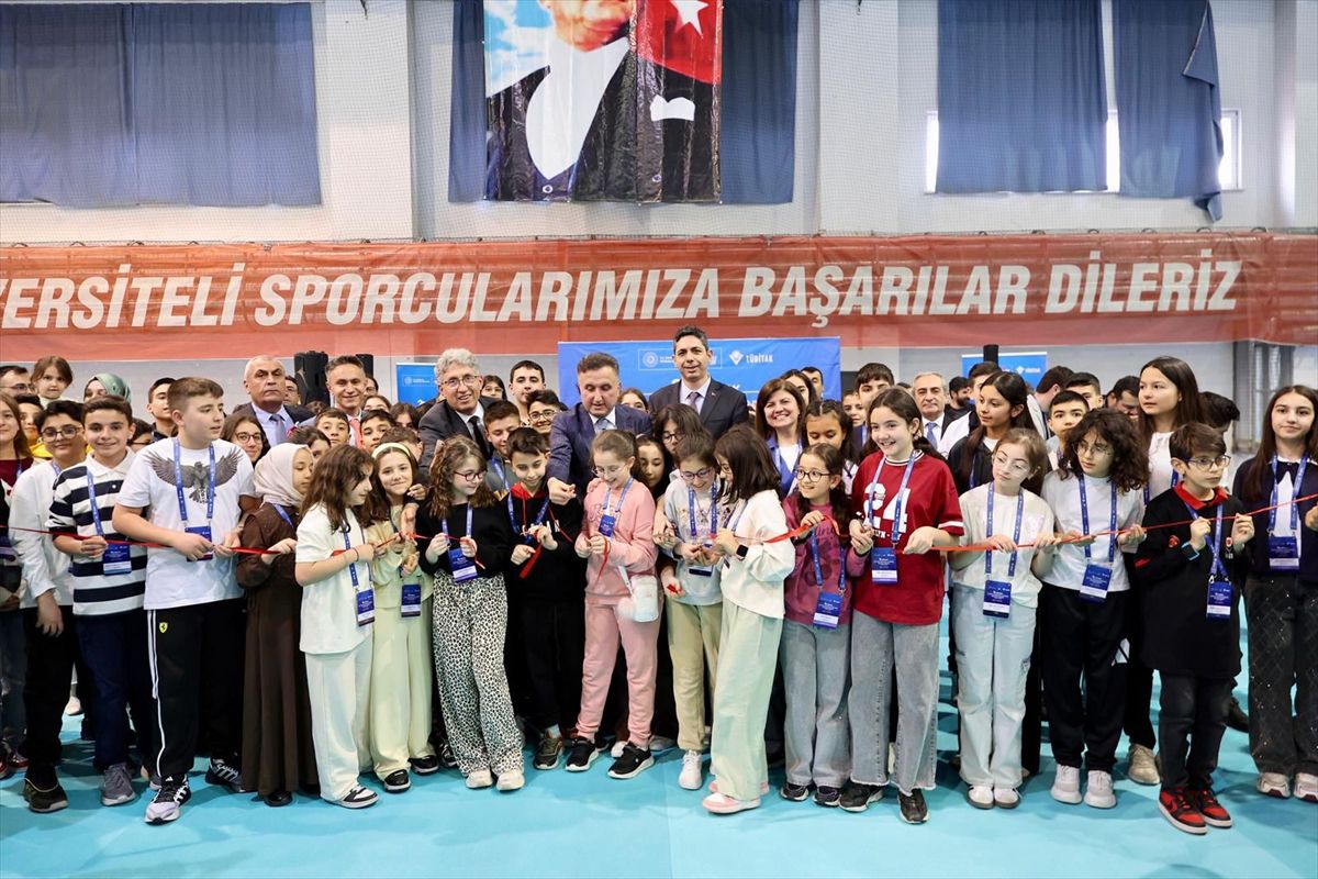 20. TÜBİTAK Ortaokul Öğrencileri Araştırma Projeleri Sergisi Kayseri'de açıldı