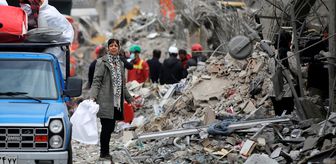 AA ekibi, İsrail-ABD saldırısında hedef alınan başkent Tahran'daki Risalet Meydanı çevresini görüntüledi